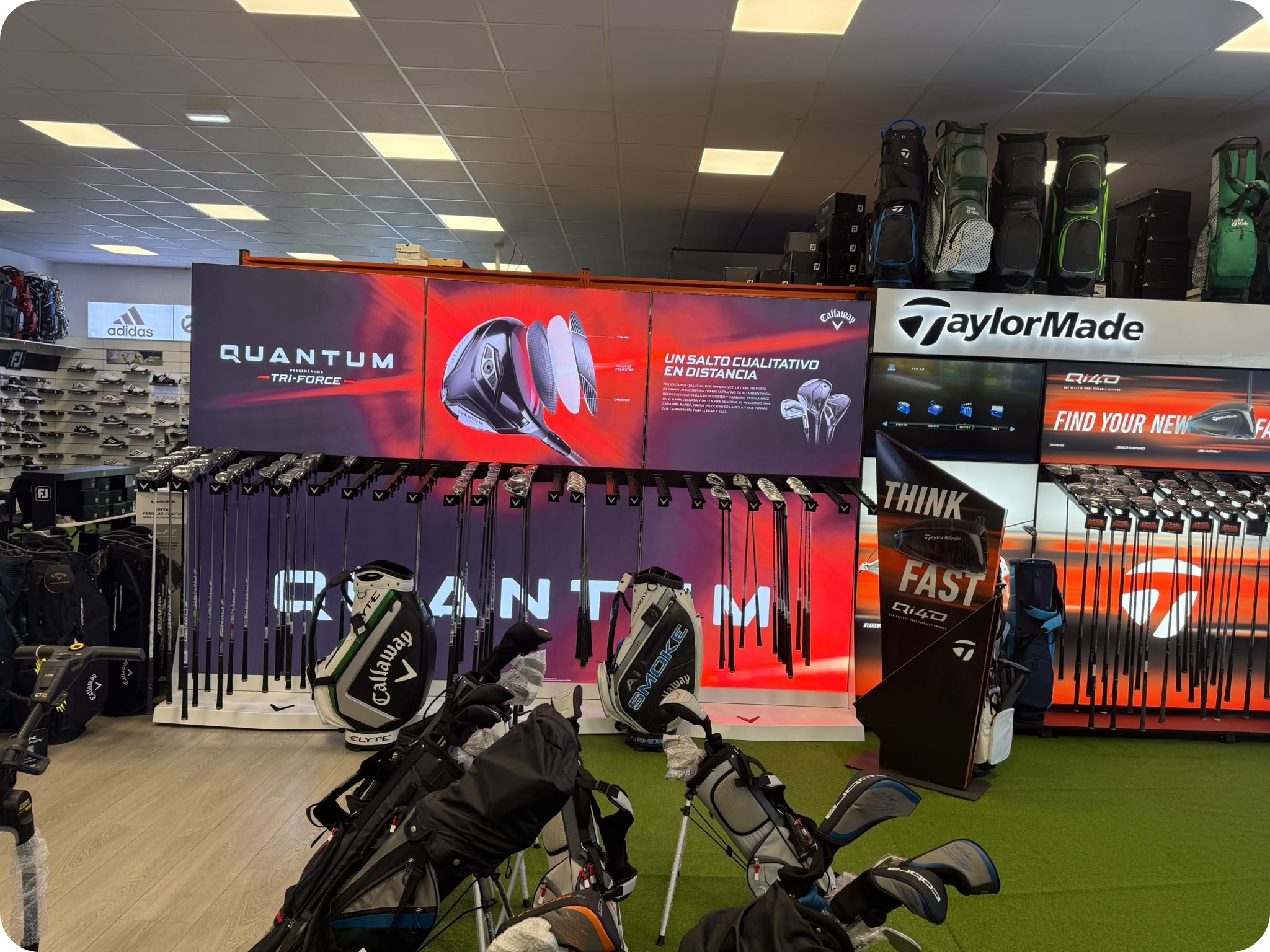 Palos y equipamiento de golf en BigOutlet Sports